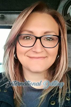 185864 - Ingrid Age: 49 - Costa Rica