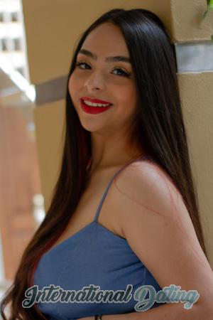 210289 - Laura Age: 26 - Colombia