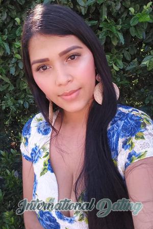 211033 - Valentina Age: 24 - Colombia