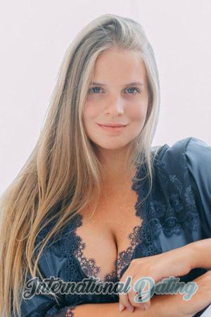 212204 - Elizaveta Age: 26 - China