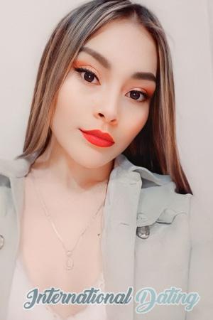 213756 - Laura Age: 23 - Colombia