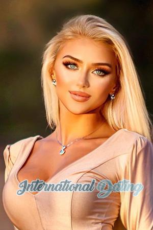 213804 - Flavia Age: 27 - Brazil