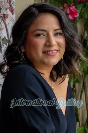 215566 - Josseline Age: 35 - Peru