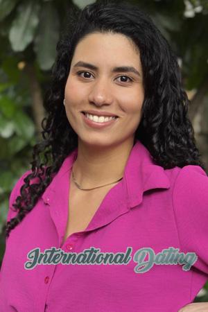 222152 - Laura Age: 28 - Colombia