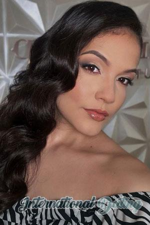 223714 - Laura Age: 22 - Colombia
