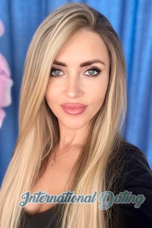 225271 - Valentina Age: 41 - Ukraine