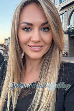 225814 - Yuliia Age: 37 - Ukraine