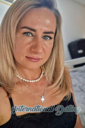 227186 - Viktoriia Age: 42 - Ukraine