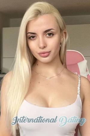 227347 - Daryna Age: 22 - Ukraine