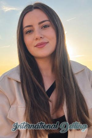 227508 - Laura Age: 26 - Colombia