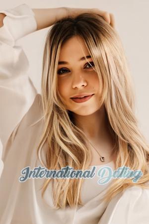 228186 - Kseniia Age: 24 - Ukraine