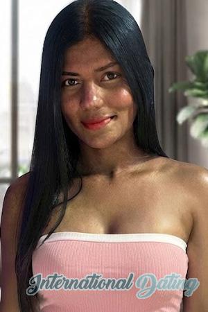 228306 - Laura Age: 26 - Colombia